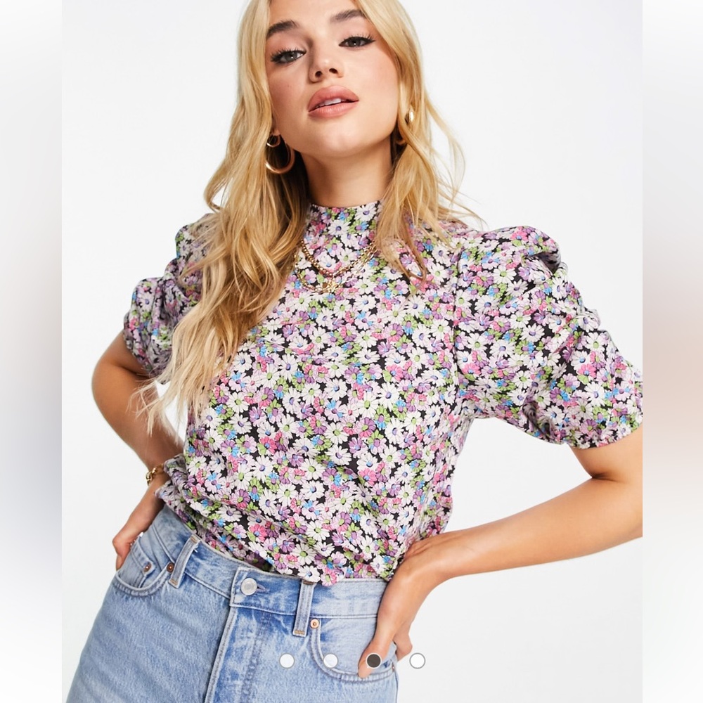 River Island Floral Puff Sleeve Top - NWOT - size 6 (US)